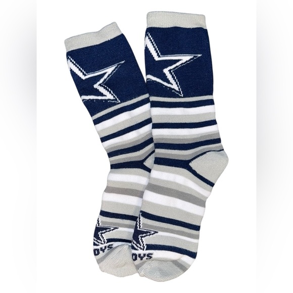 🟣Dallas Cowboys Striped Fuzzy Crew Socks – One Size - Picture 1 of 2
